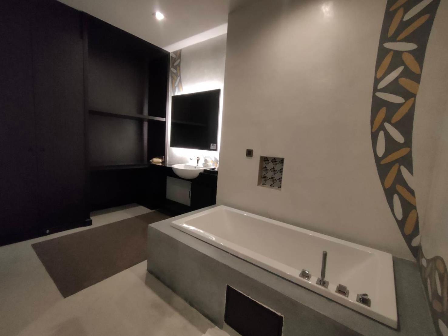 Sorin Hotel Surin Bagian luar foto